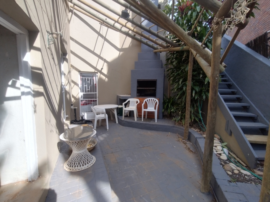 4 Bedroom Property for Sale in Wavecrest Eastern Cape